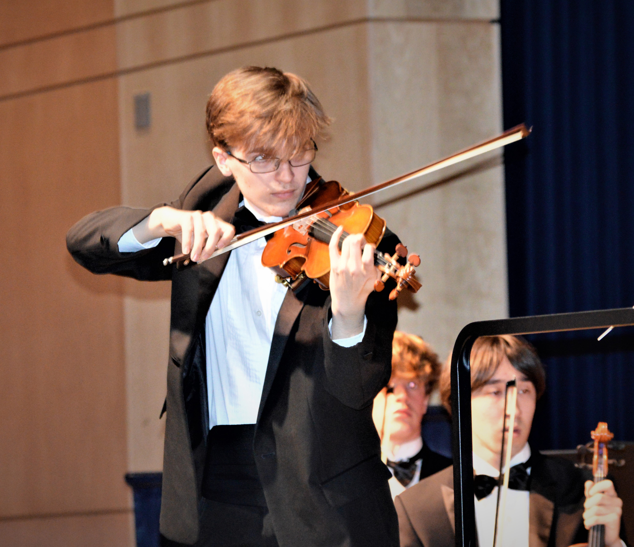 Concerto competition winner performing Sibelius